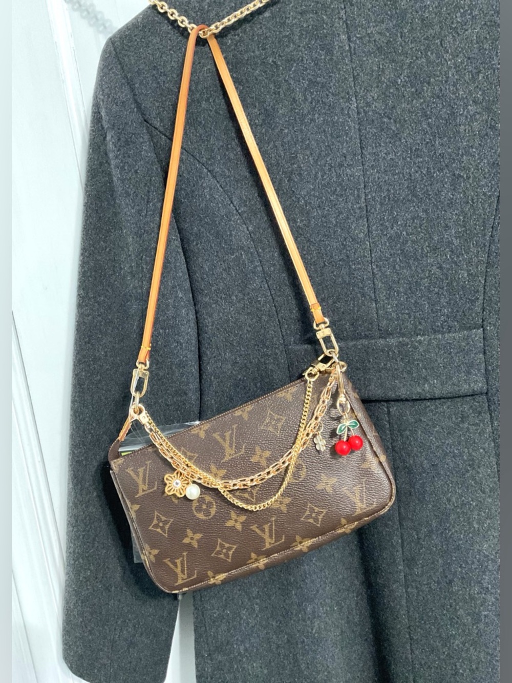 ✅ LV Pochette Accesories LOUIS VUITTON AUTHENTIC+BOX+DUSTBAG - Picture 3 of 12